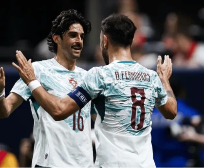 乐鱼体育-特林康：马丁内斯会决定让谁首发；葡萄牙提前适应美国环境