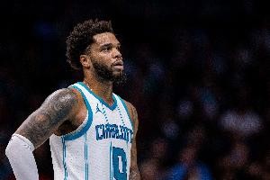 乐鱼体育-出场时间太少！小桥24分钟10中7高效拿下18分4板5助1帽